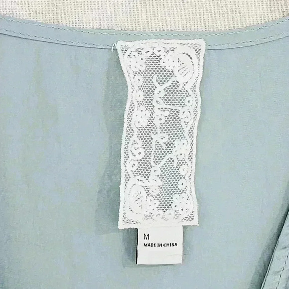 Sadie & Sage Wrap Long Flare Sleeve Crop Chiffon Top Size M. 9552P - Picture 5 of 8